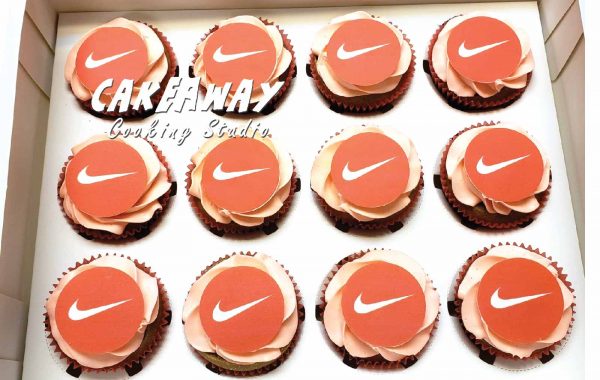 食用打印公司Logo Cupcakes (Nike)