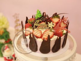 strawberry-mousse-cake