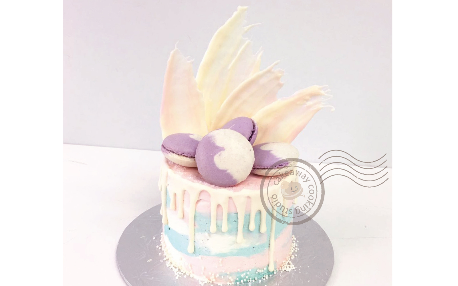 cake with macaron-01